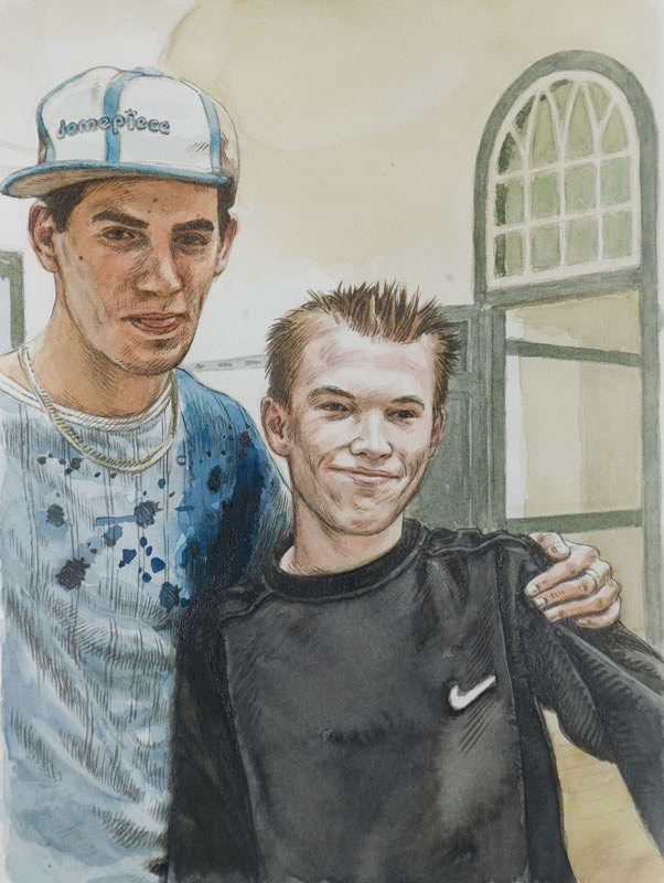 Aquarell, Tusche und Gouache: Zwei junge Männer, einer mit Kappe und gepunktetem Hemd, der andere mit schwarzem Pullover, legen die Arme um die Schultern, hinter ihnen ein Bogenfenster.