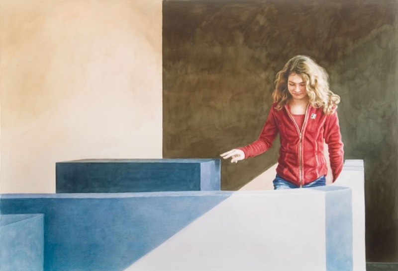 Aquarell: Ein Mädchen in roter Jacke und Jeans steht hinter blauen und weißen Quadern und streckt die Hand aus, links eine helle, rechts eine dunkelbraune Wand.