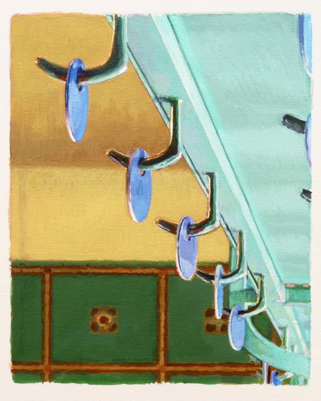 Aquarell: Blaue Garderobenmarken an schwarzen Haken, die an einer türkisgrünen Schräge entlang nach unten laufen, im Hintergrund eine gelbe und eine grüne Fläche.