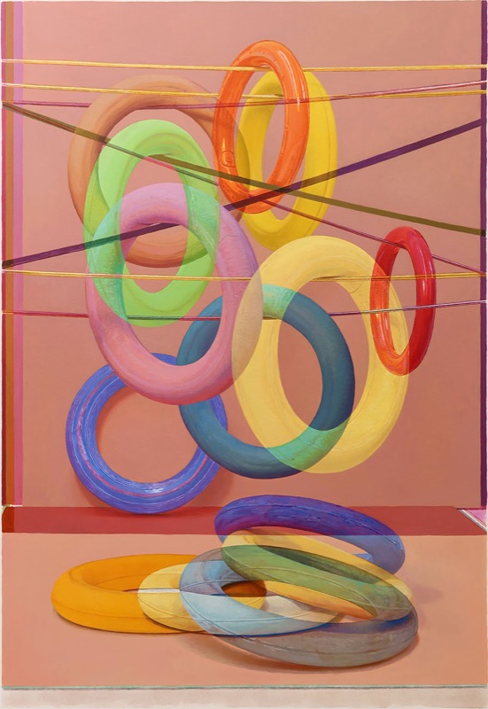 Acrylbild: Ringe in Orange, Gelb, Rosa, Grün, Blau und Rot hängen an gespannten Fäden vor lachsfarbener Wand, unten liegen Ringe in Gelb, Grau und Violett.
